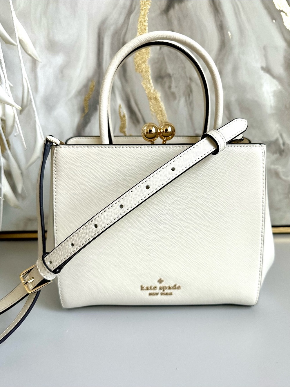 Like New KATE SPADE AMOUR MINI FRAME SATCHEL / CROSSBODY MERINGUE LEATHER